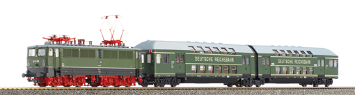 Passenger train set with E 11<br /><a href='images/pictures/Tillig/01486.jpg' target='_blank'>Full size image</a>